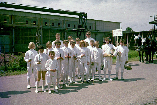 Fechtabteilung des SV Illingen am 16.07.1967 bei der 1200-Jahr-Feier in Illingen